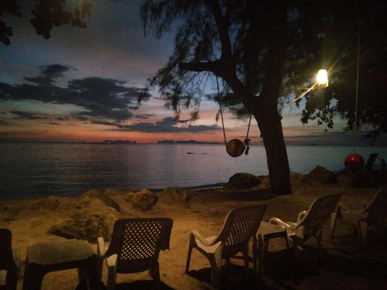 Andaman Beach Resort Koh Jum Exterior foto